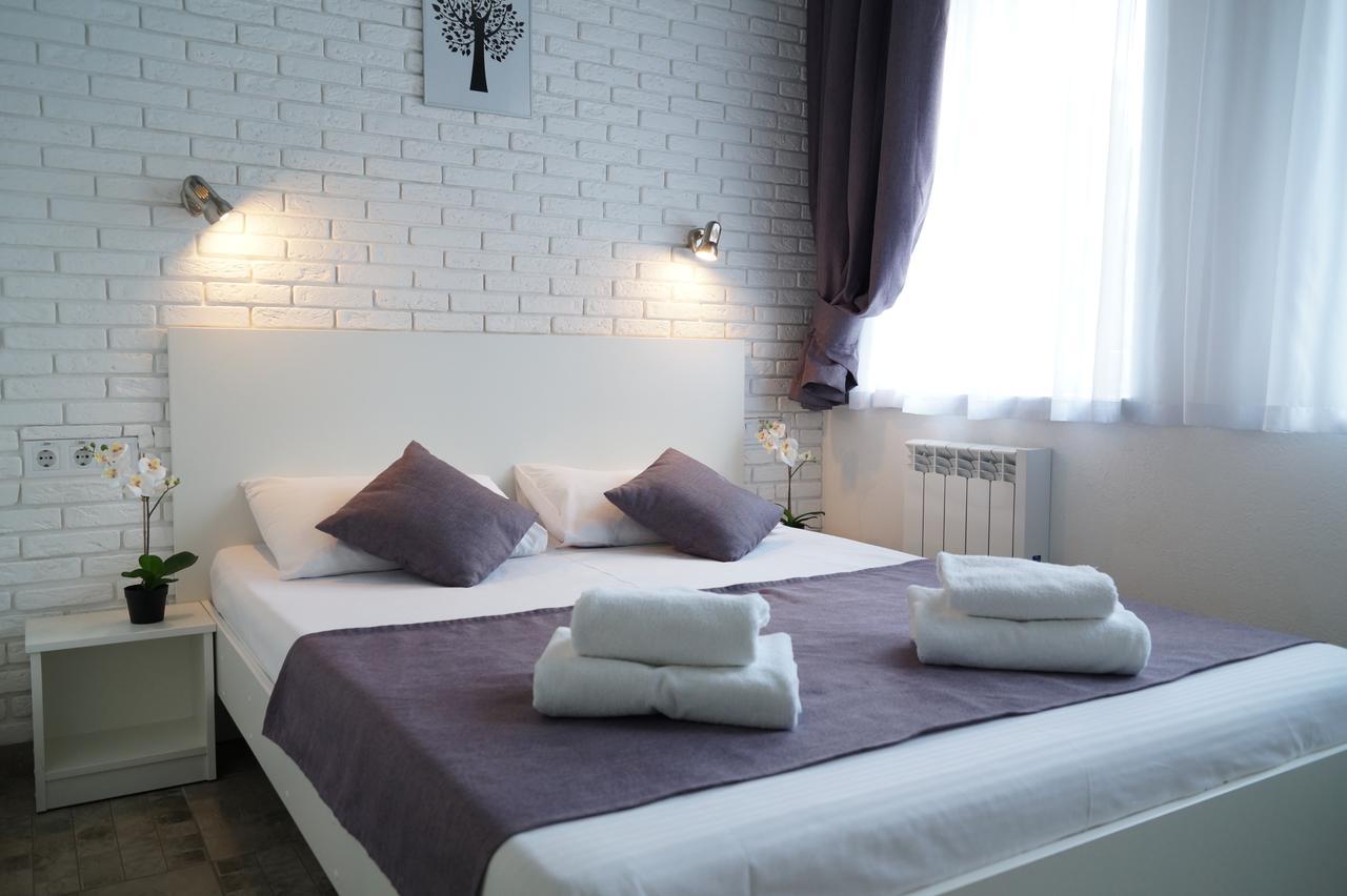 Skyhome Goloseevsky Kyiv Exterior foto